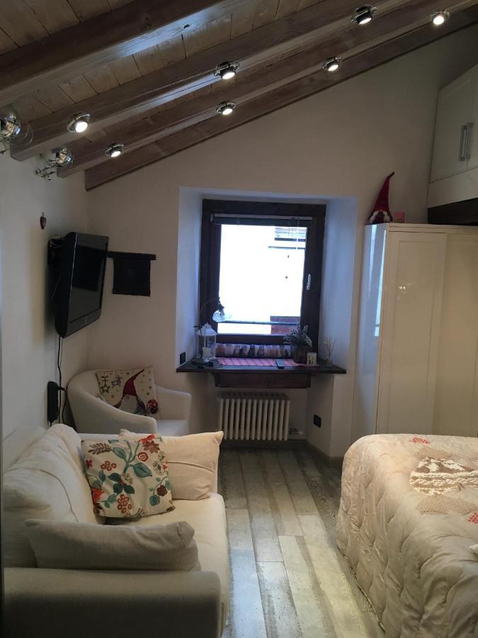 Appartamento In Casa D'Epoca Aosta Eksteriør billede