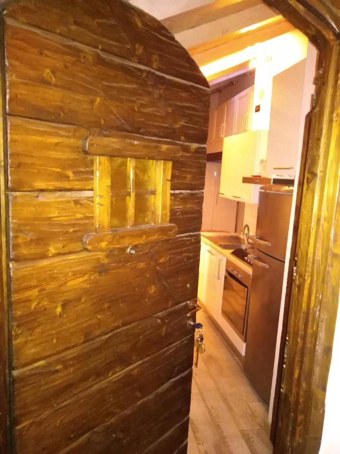 Appartamento In Casa D'Epoca Aosta Eksteriør billede